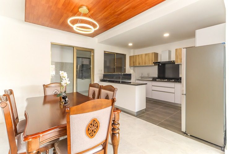 Open-Plan Kitchen and Dining Area  